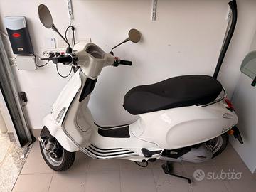Vespa primavera 125 07/2024 - pari al nuovo - 400k