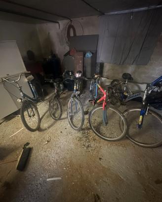 5 bici in blocco