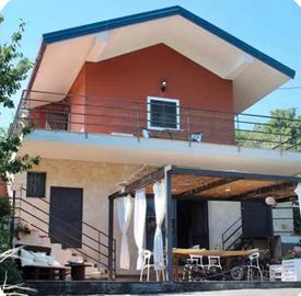 Casa con terrazza panoramica sull'Etna tra ciliegi