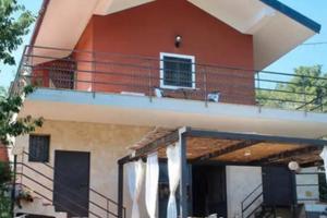 Casa con terrazza panoramica sull'Etna tra ciliegi