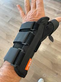 Polsiera immobilizzatore per polso sinistro