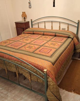Letto in ferro battuto con testiera e pediera
