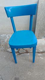 Sedia in legno vintage verniciata blu