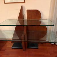 Mobile in legno con ripiani