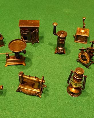 Miniature di temperamatite vintage in metallo