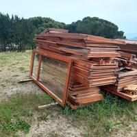 Finestre e persiane in legno .