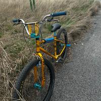 SE BIKES OM-FLYER 26" – AZZURRO & ORO