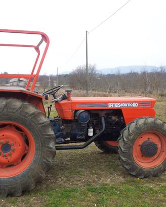 Trattore agricolo