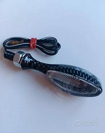 Coppia Frecce LED Valtermoto Slim Carbon Look
