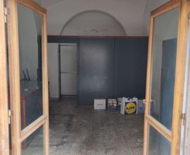 Locale uso magazzino c/2