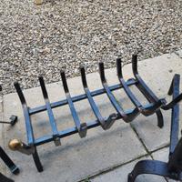 set di attrezzi per camino