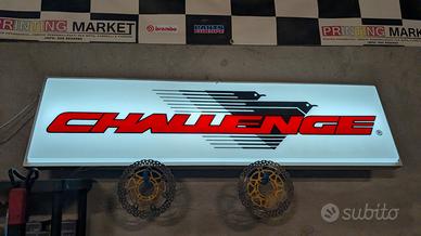 insegna luminosa challenge gommista