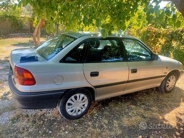OPEL ASTRA BERLINA BENZINA 1992 UNICO PROPRIETARIO