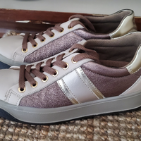 Sneackers n.37 NUOVE e 4 Sandali n.37