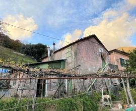 CASA SEMINDIPENDENTE A GENOVA