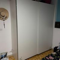 Armadio grande con ante scorrevoli bianco
