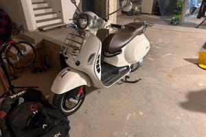 Vespa 300 gt super