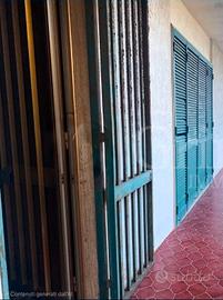 Cancello in ferro artigianale pesante con telaio