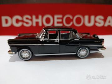 Modellino di Simca Chambord in scala 1/43