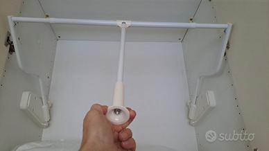 Asta appendiabiti basculante