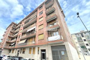 AMPIO E LUMINOSO TRILOCALE RISTRUTTURATO