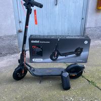 Monopattino Elettrico Ninebot F2 Plus