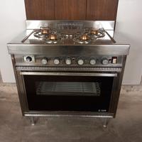 fornello a gasmetano.piastra e forno elettrico.