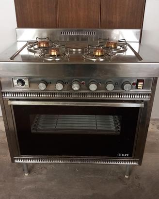 fornello a gasmetano.piastra e forno elettrico.