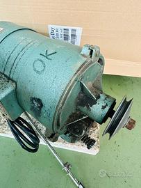 Motore per macch.cucito 380/220