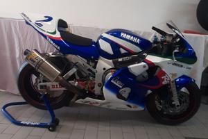 Yamaha R6 supersport