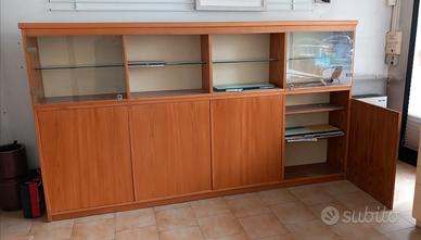 Vetrinetta con ripiani in vetro