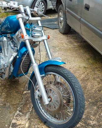 Suzuki GL Intruder 600