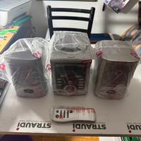 Sterio IRRADIO con altoparlanti e telecomando.