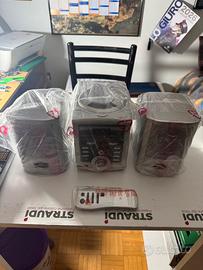 Sterio IRRADIO con altoparlanti e telecomando.