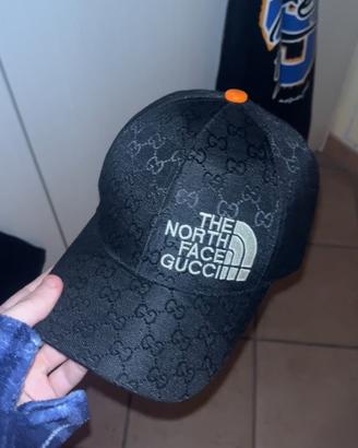 Cappello the north face gucci