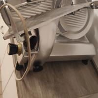 Affettatrice professionale tavoli sedie