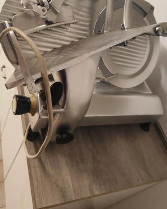 Affettatrice professionale tavoli sedie