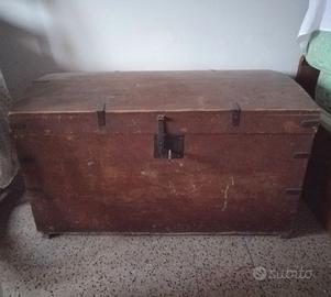 Baule in legno antico vintage  Cm 97x52x52 2 ugual