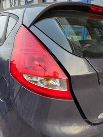 Fanale posteriore sinistro FORD FIESTA del 2010