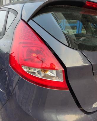 Fanale posteriore sinistro FORD FIESTA del 2010