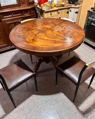 Tavolo Rotondo in Legno con 4 Sedie