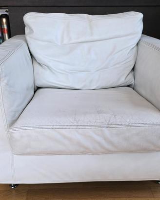 divano e poltrona in vera pelle