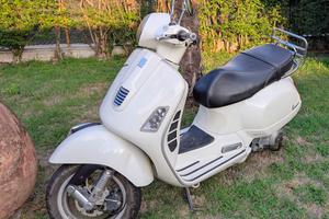 Piaggio Vespa 300 GTS - 2010