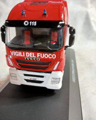 Iveco stralis vigili del fuoco scala 1:43