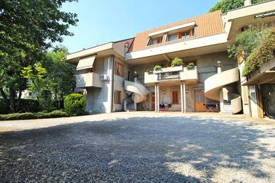 3 LOCALI A MARIANO COMENSE