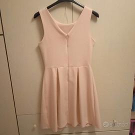Vestito rosa pastello senza maniche