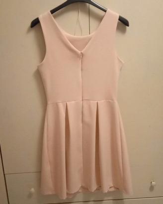 Vestito rosa pastello senza maniche