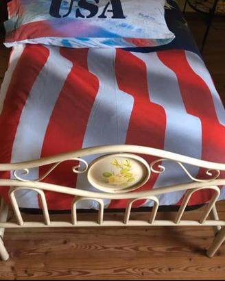 Letto in ferro con rete