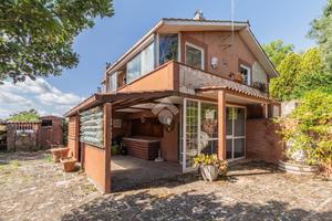 PORZIONE DI BIFAMILIARE A SUTRI