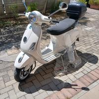 Piaggio Vespa 125 LXV